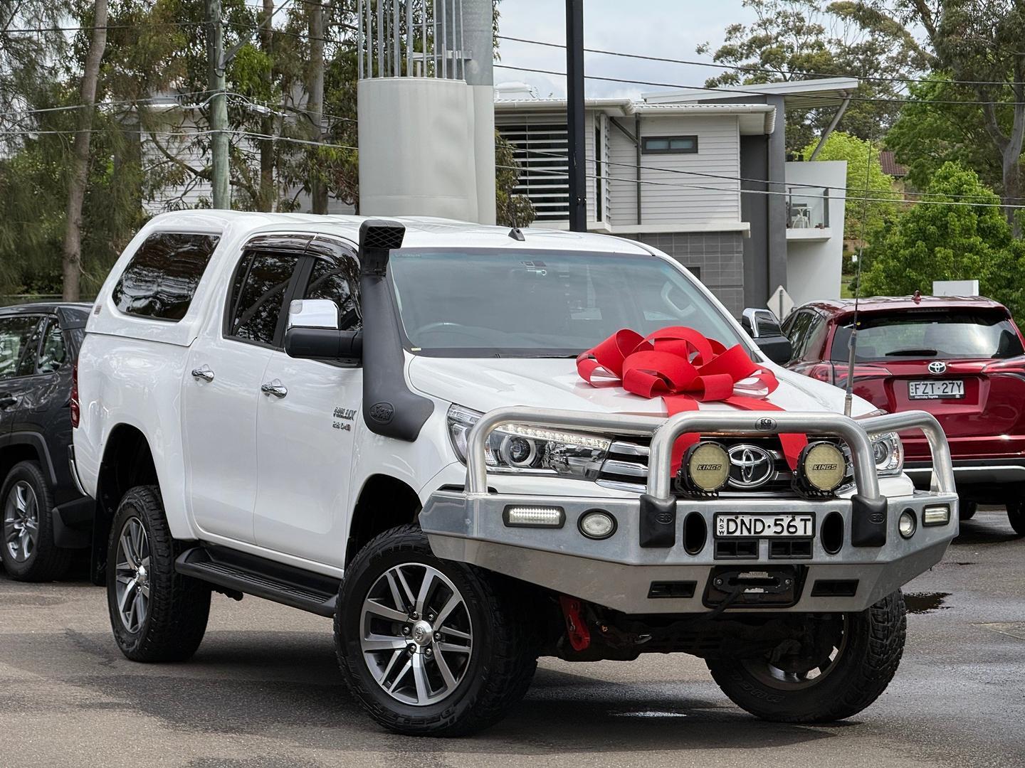 2017 Toyota Hilux SR5 in White