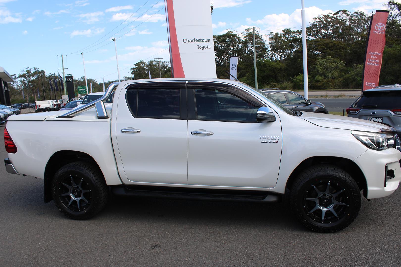 2018 Toyota Hilux SR5 in White