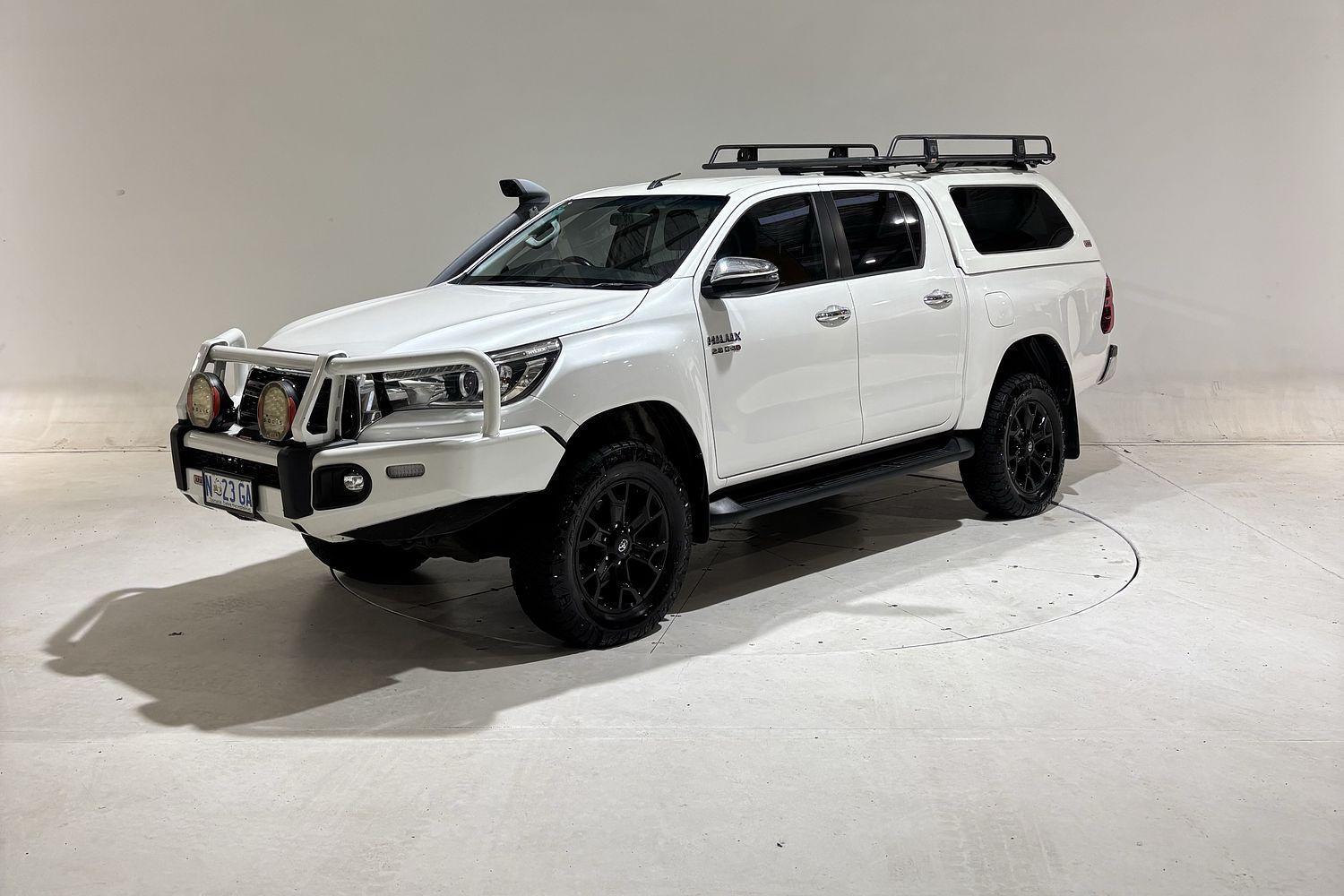 2018 Toyota Hilux SR5 in White