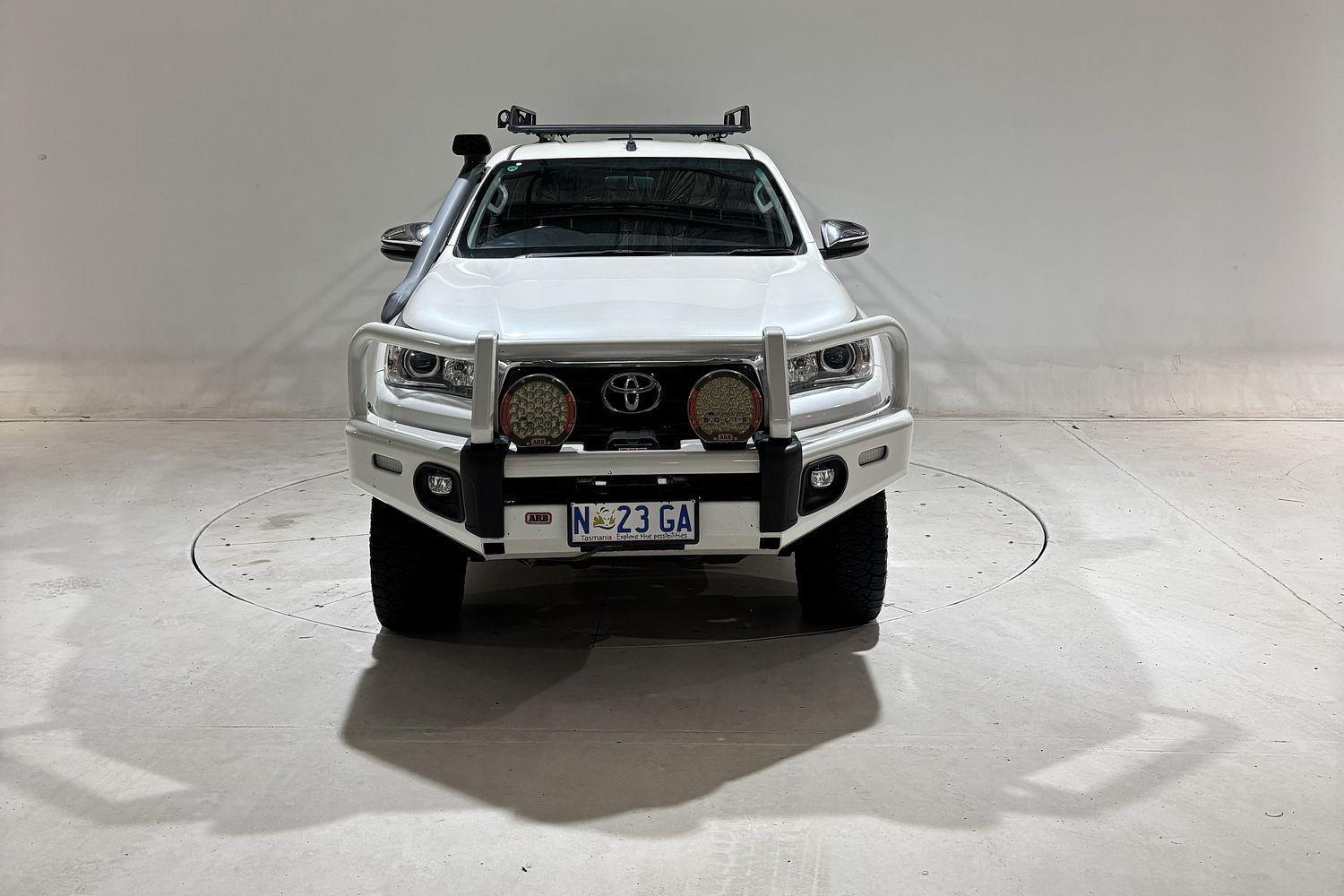2018 Toyota Hilux SR5 in White