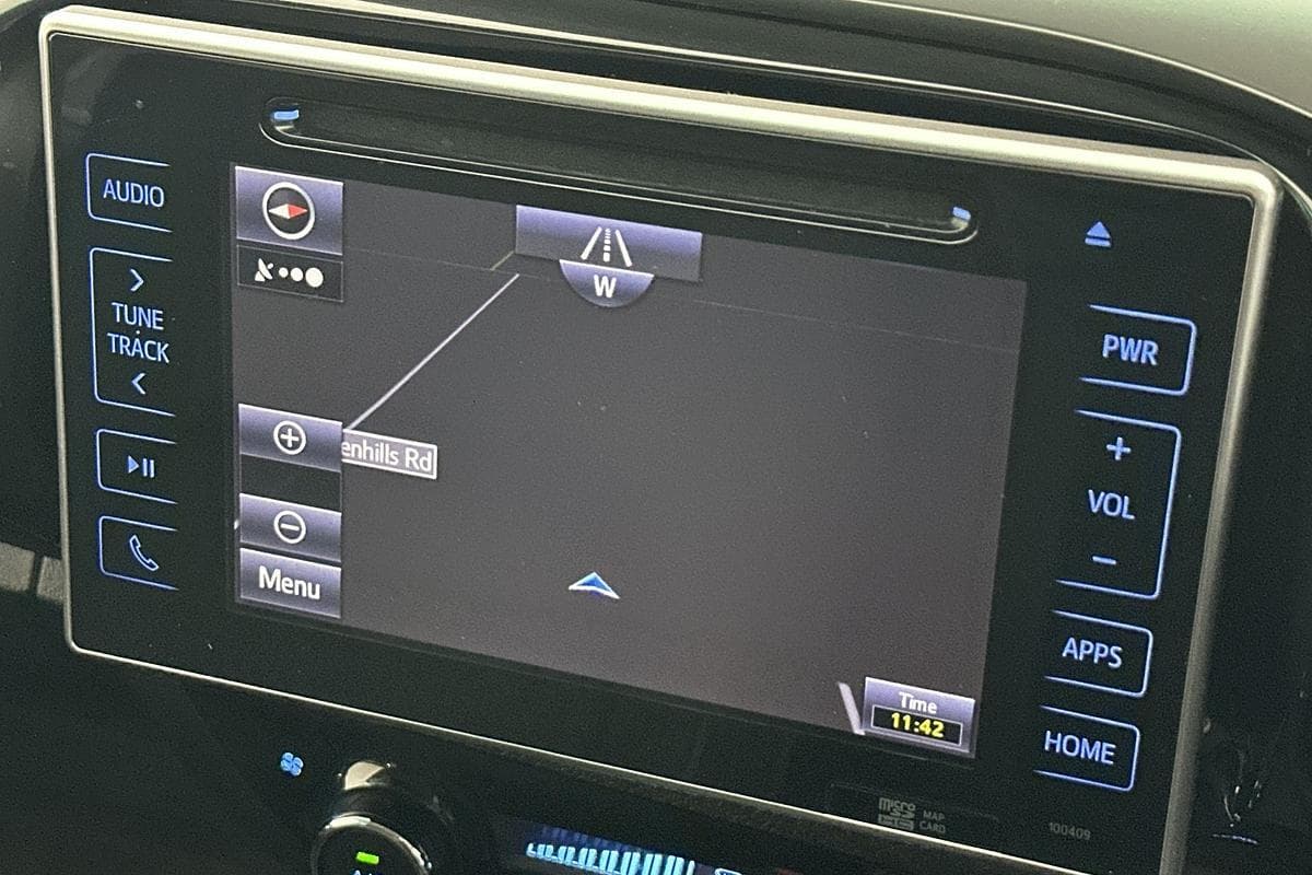 2019 Toyota Hilux SR5 in White