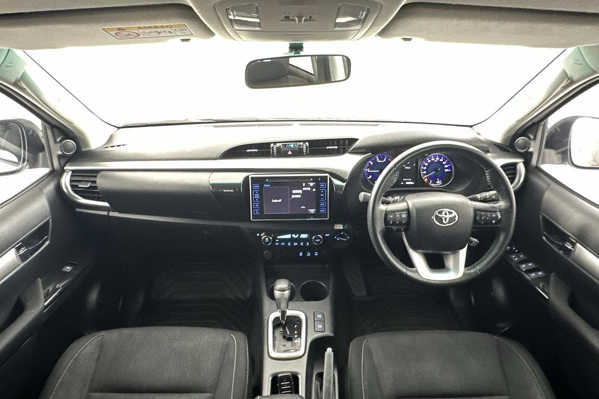 2019 Toyota Hilux SR5 in White