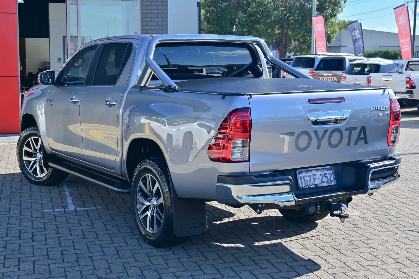 2020 Toyota Hilux SR5 in Silver