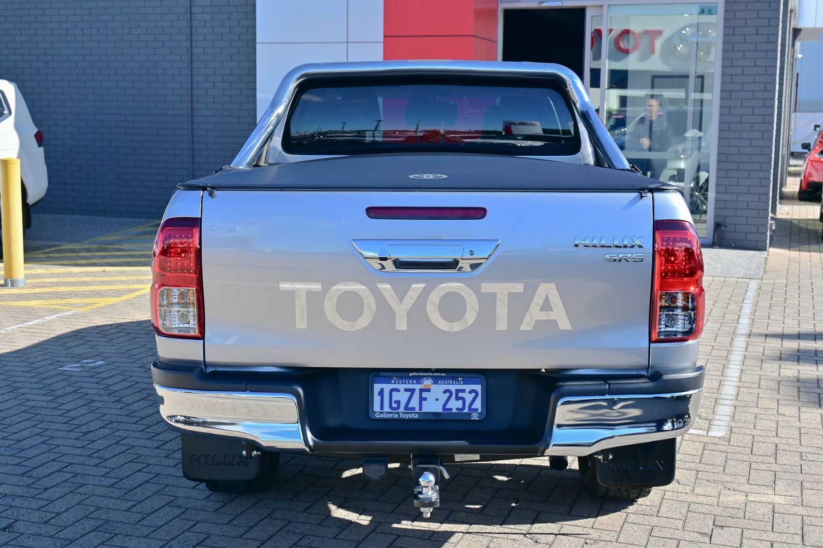 2020 Toyota Hilux SR5 in Silver