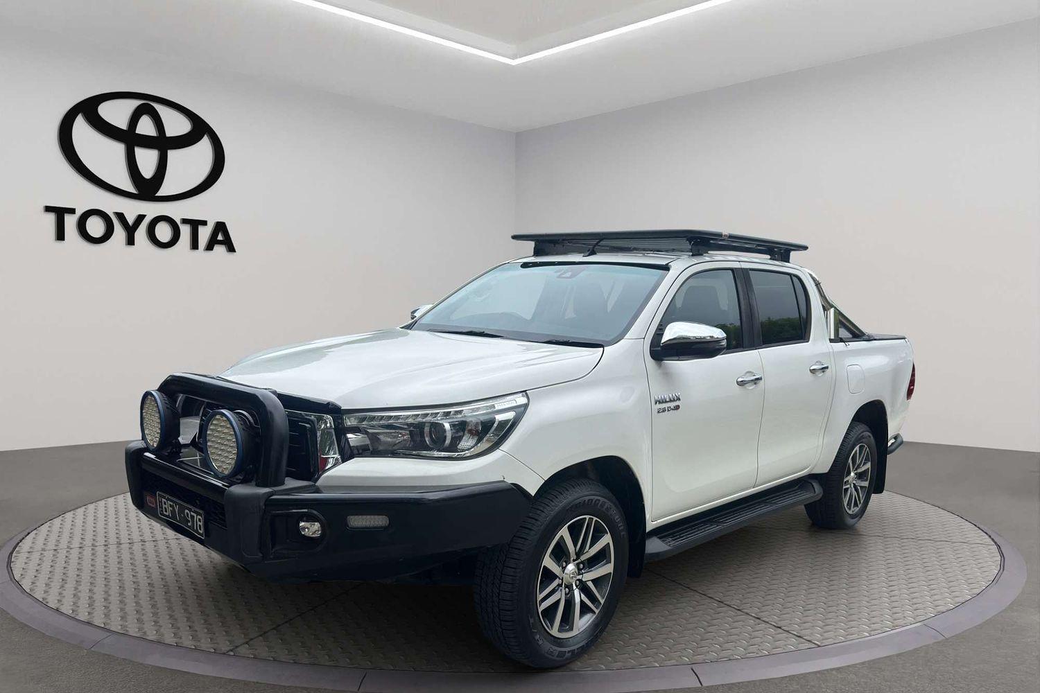 2020 Toyota Hilux SR5 in White