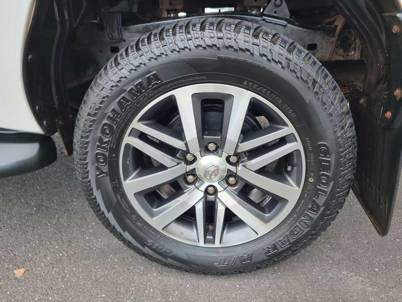 2017 Toyota Hilux SR5 in White