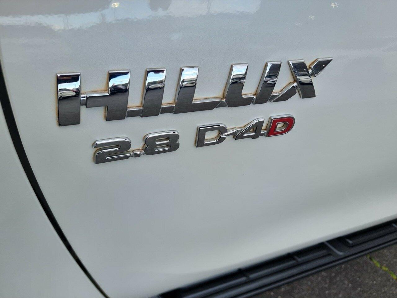 2017 Toyota Hilux SR5 in White