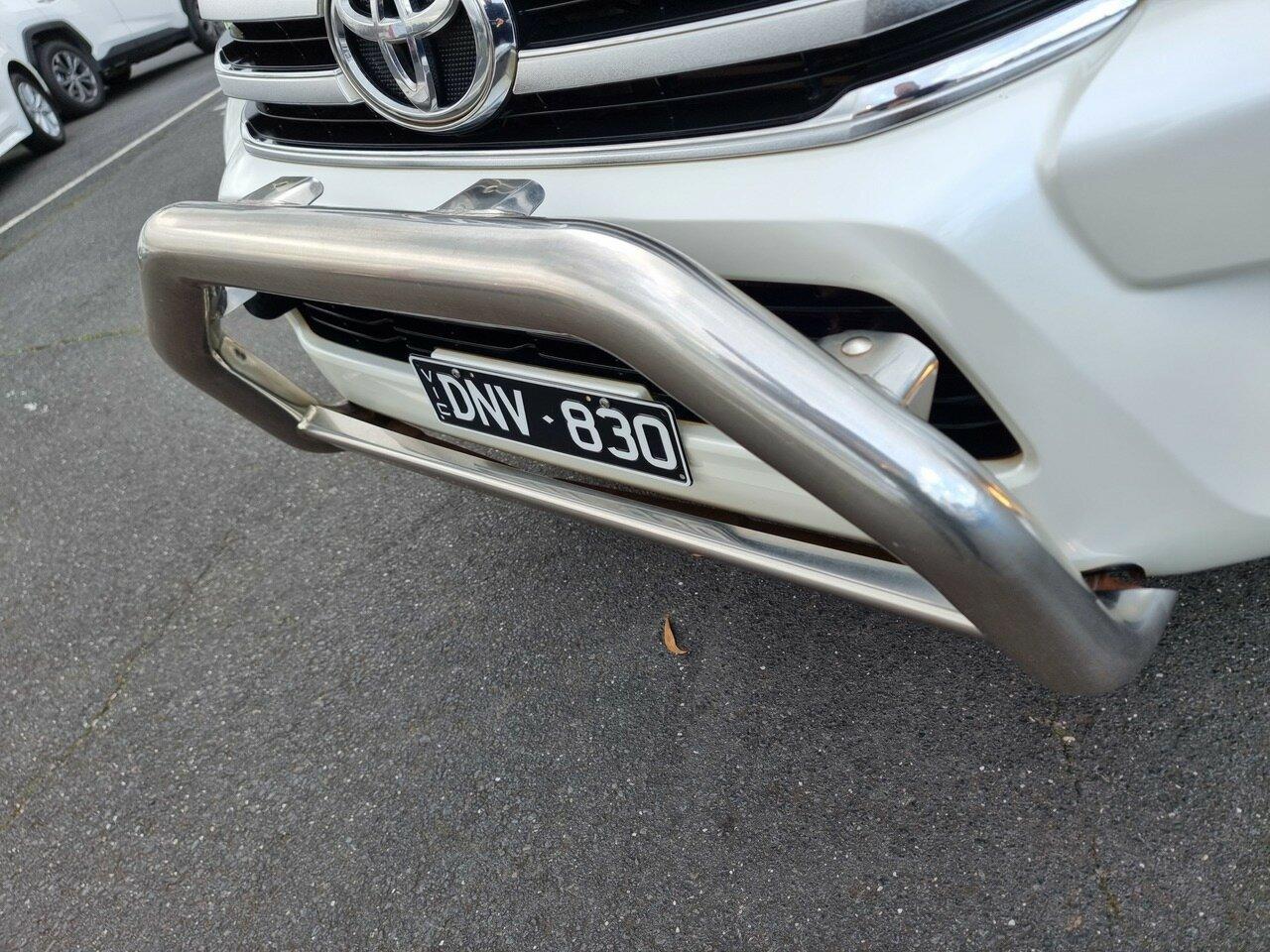 2017 Toyota Hilux SR5 in White