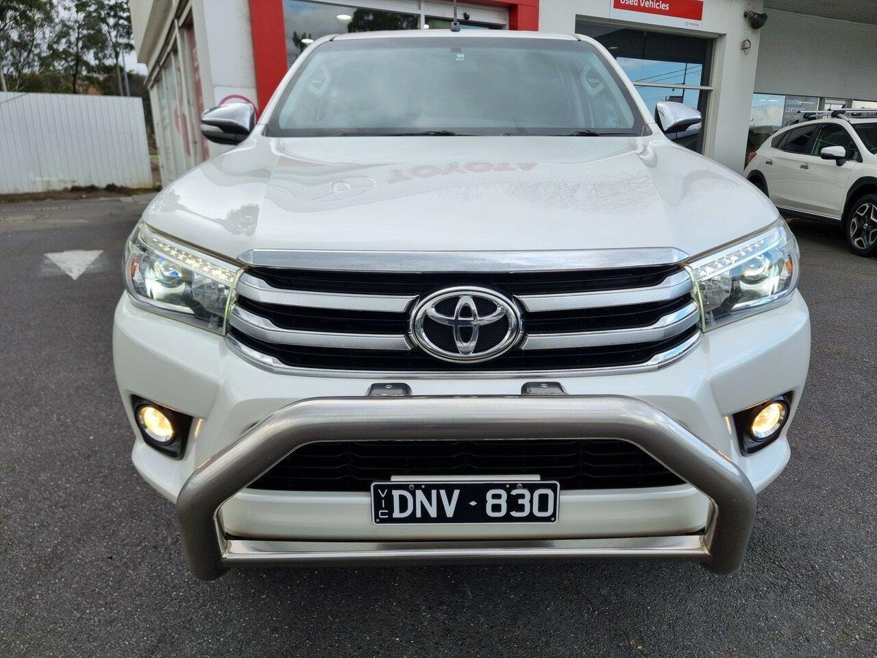 2017 Toyota Hilux SR5 in White