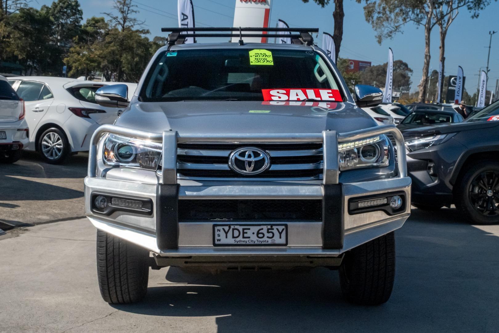 2015 Toyota Hilux SR5 in Silver