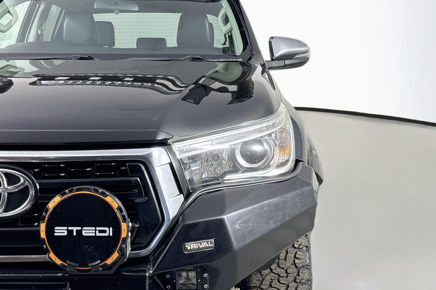 2018 Toyota Hilux SR5 in Black