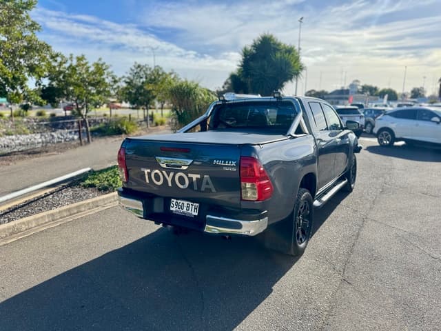 2017 Toyota Hilux SR5 in Silver