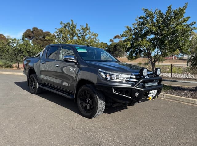2017 Toyota Hilux SR5 in Silver