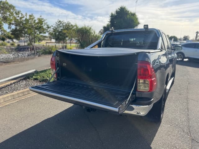 2017 Toyota Hilux SR5 in Silver
