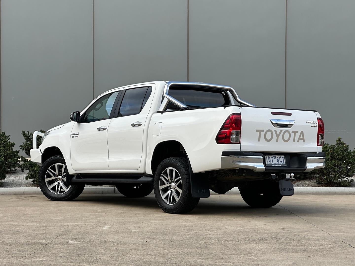 2019 Toyota Hilux SR5 in White