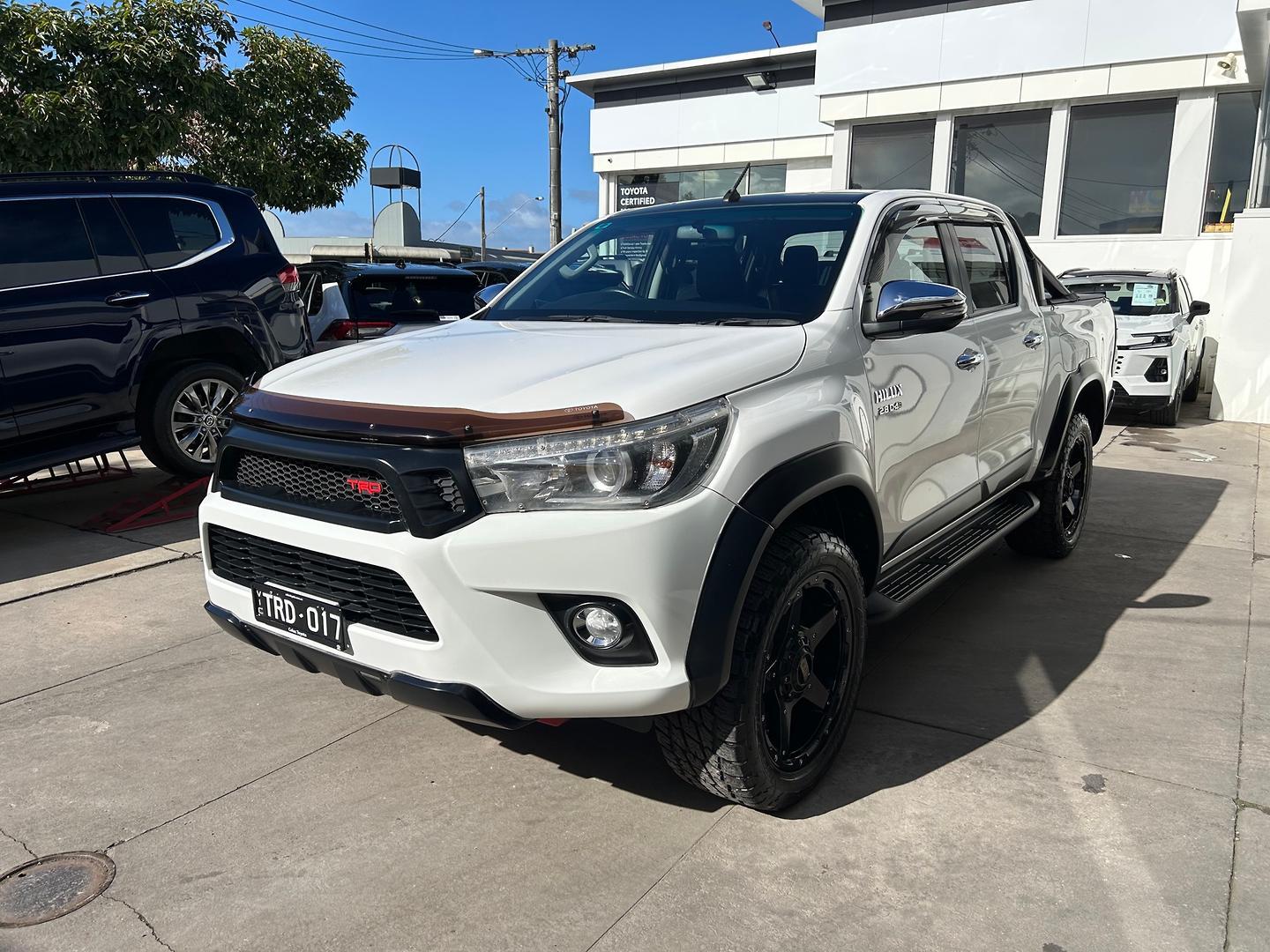 2017 Toyota Hilux SR5 in White