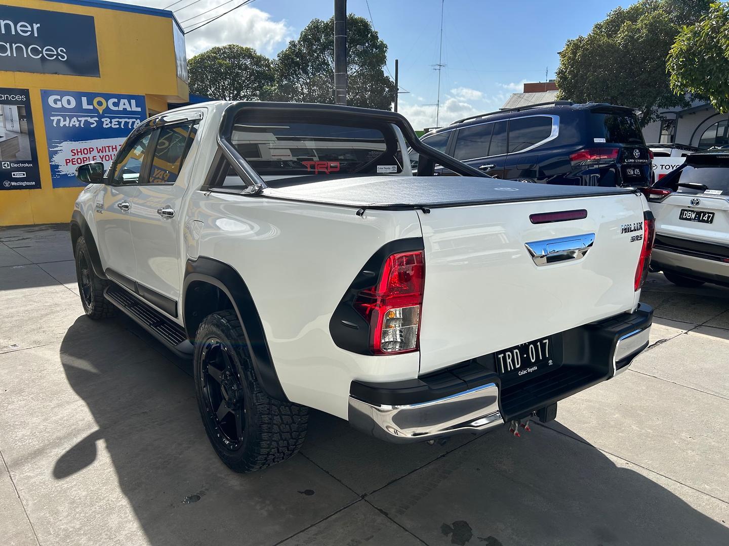 2017 Toyota Hilux SR5 in White