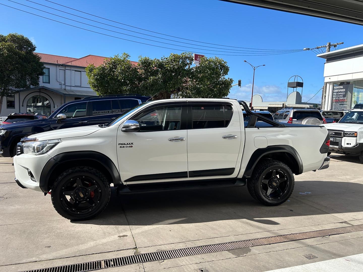 2017 Toyota Hilux SR5 in White