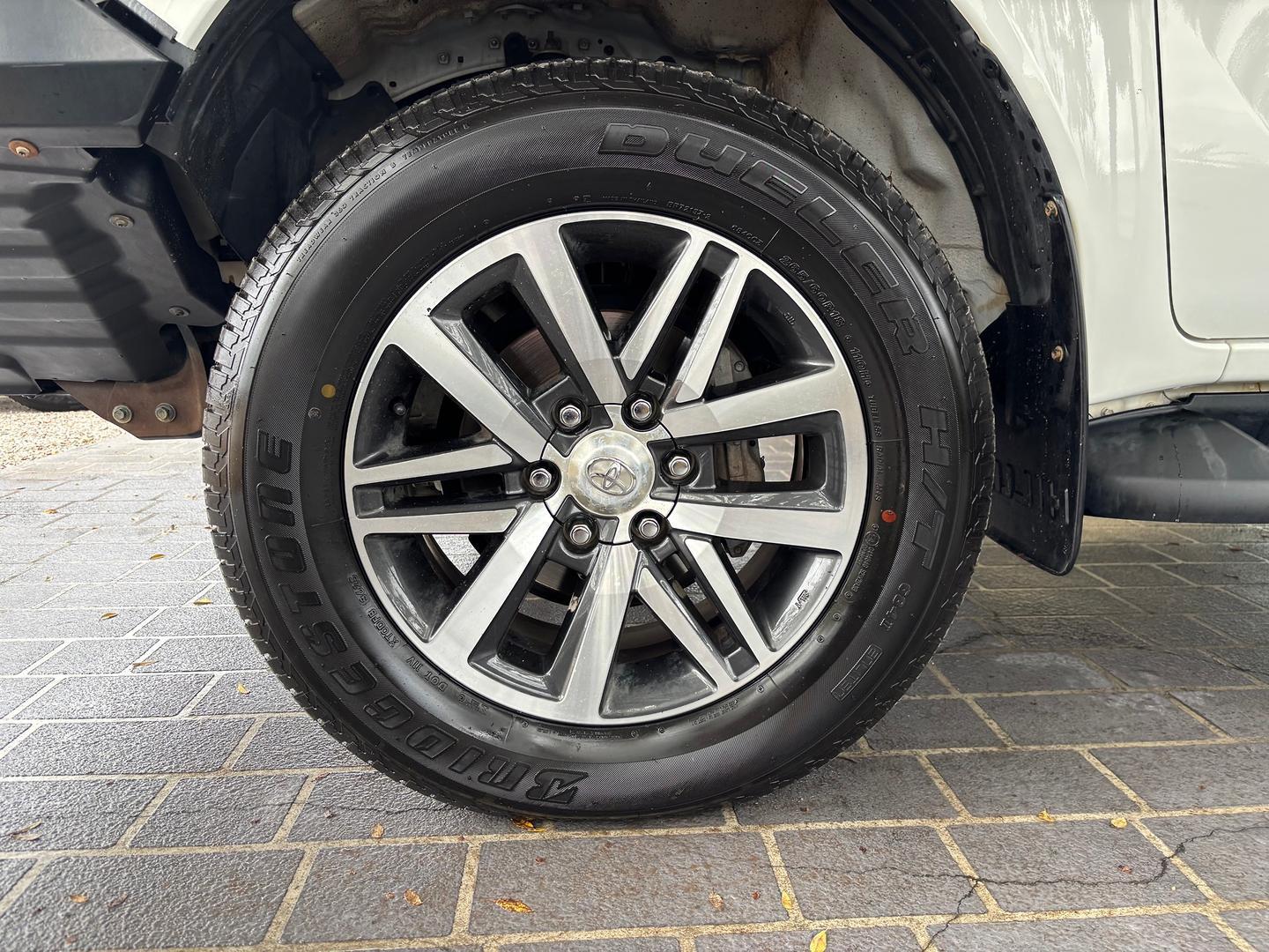 2017 Toyota Hilux SR5 in White