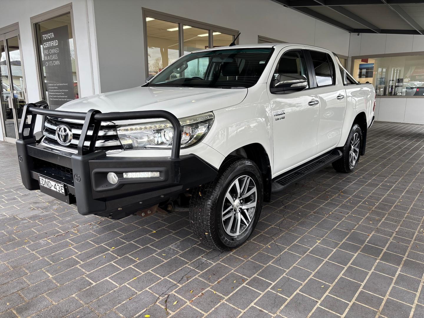 2017 Toyota Hilux SR5 in White