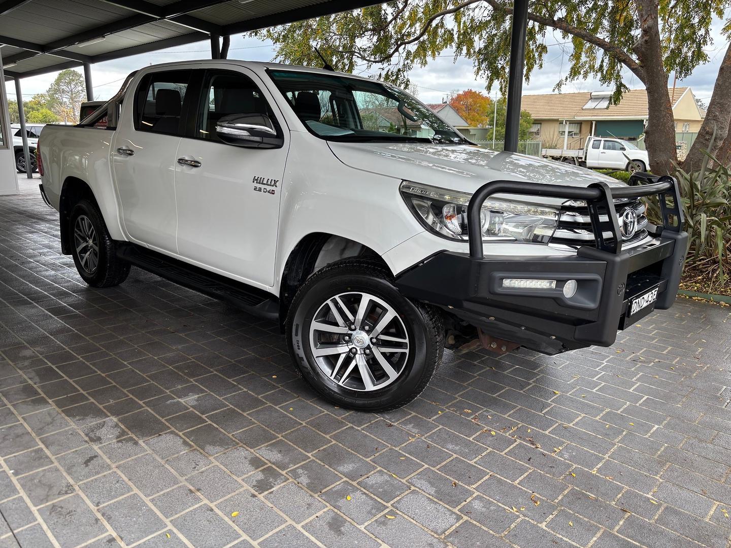 2017 Toyota Hilux SR5 in White