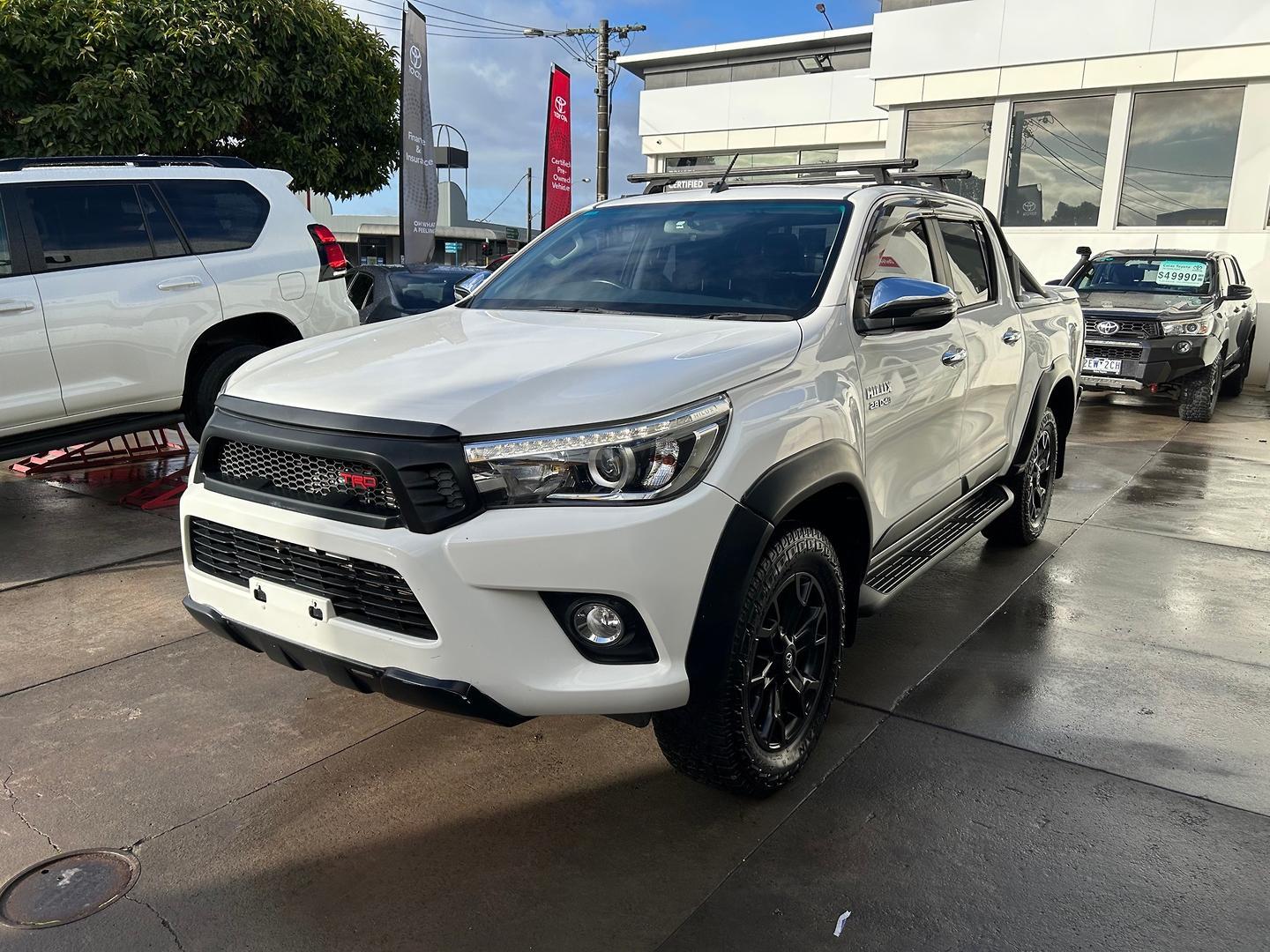 2017 Toyota Hilux SR5 in White