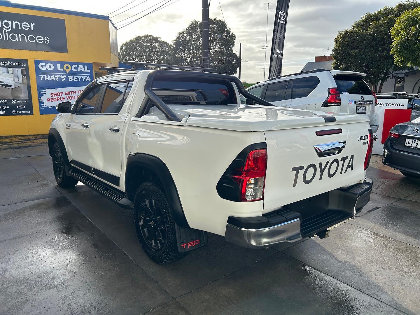 2017 Toyota Hilux SR5 in White