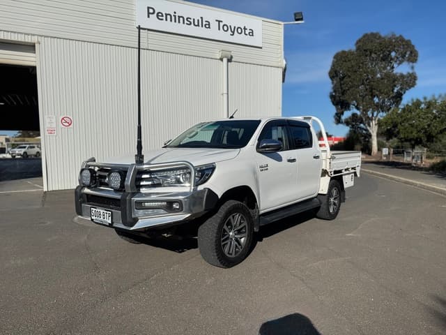 2017 Toyota Hilux SR5 in White