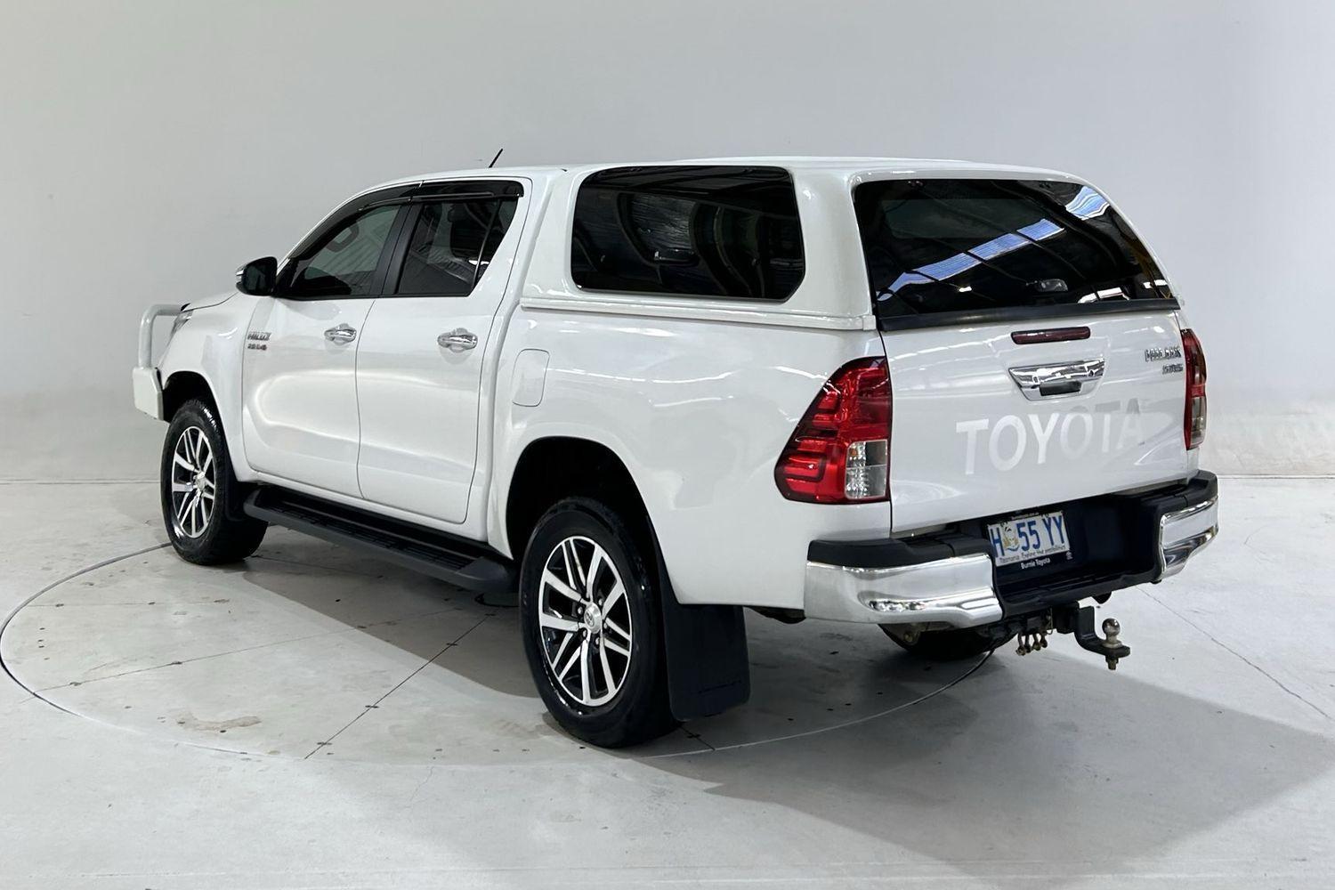 2018 Toyota Hilux SR5 in White