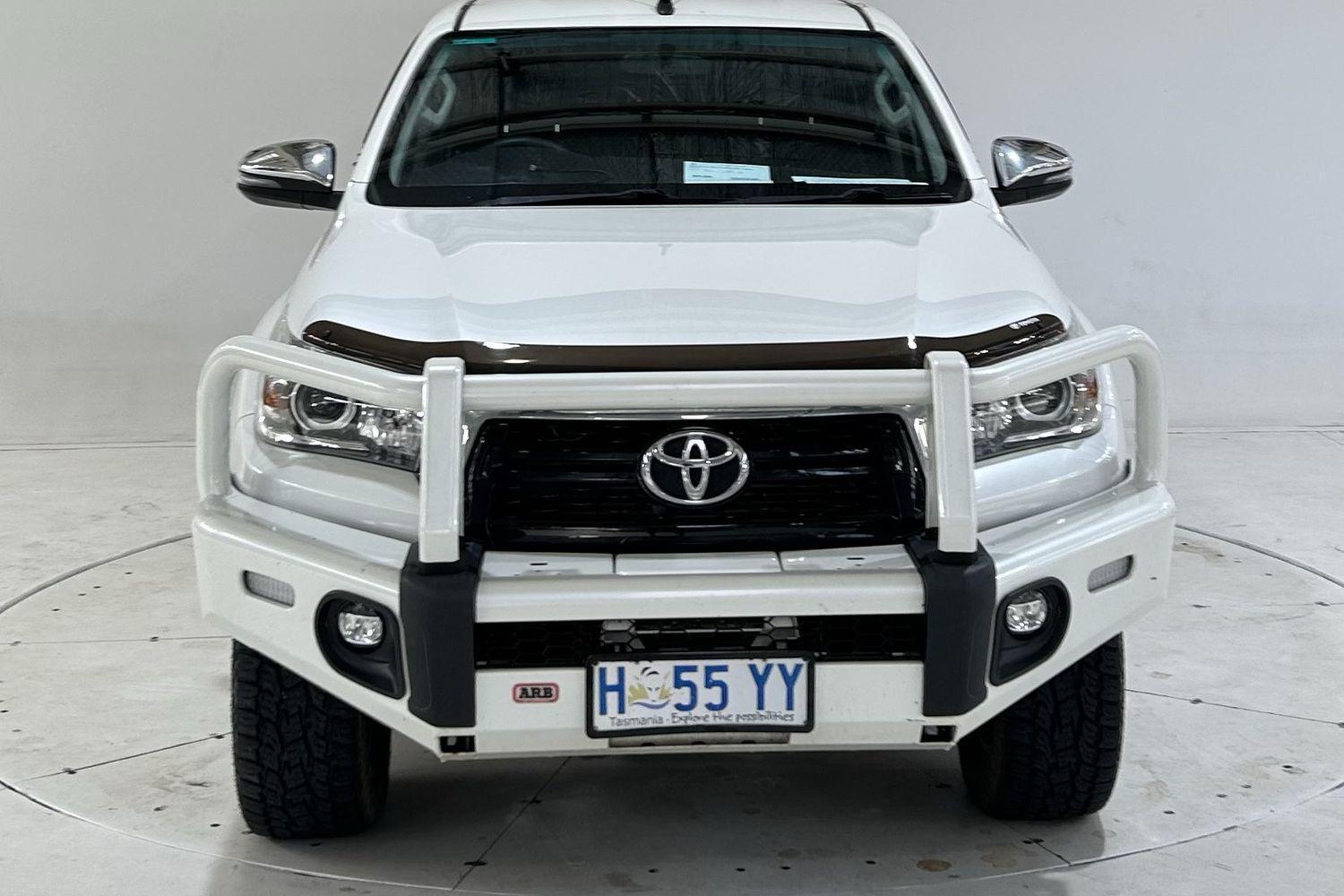 2018 Toyota Hilux SR5 in White