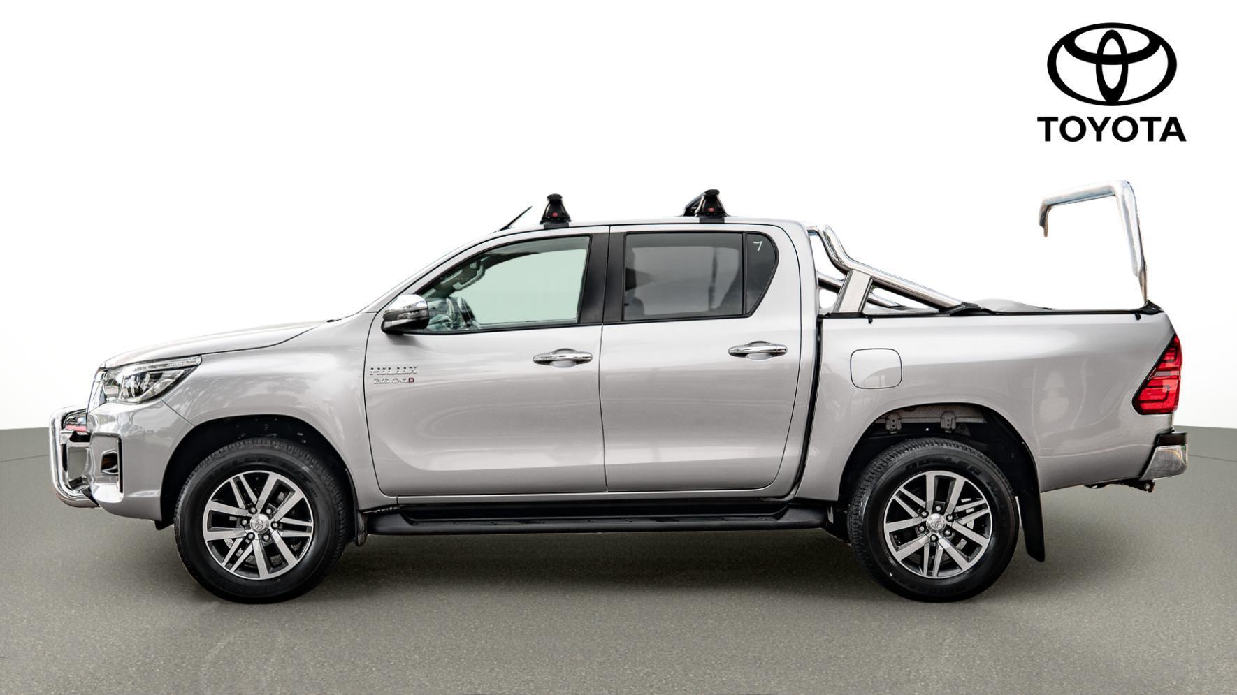 2020 Toyota Hilux SR5 in Silver