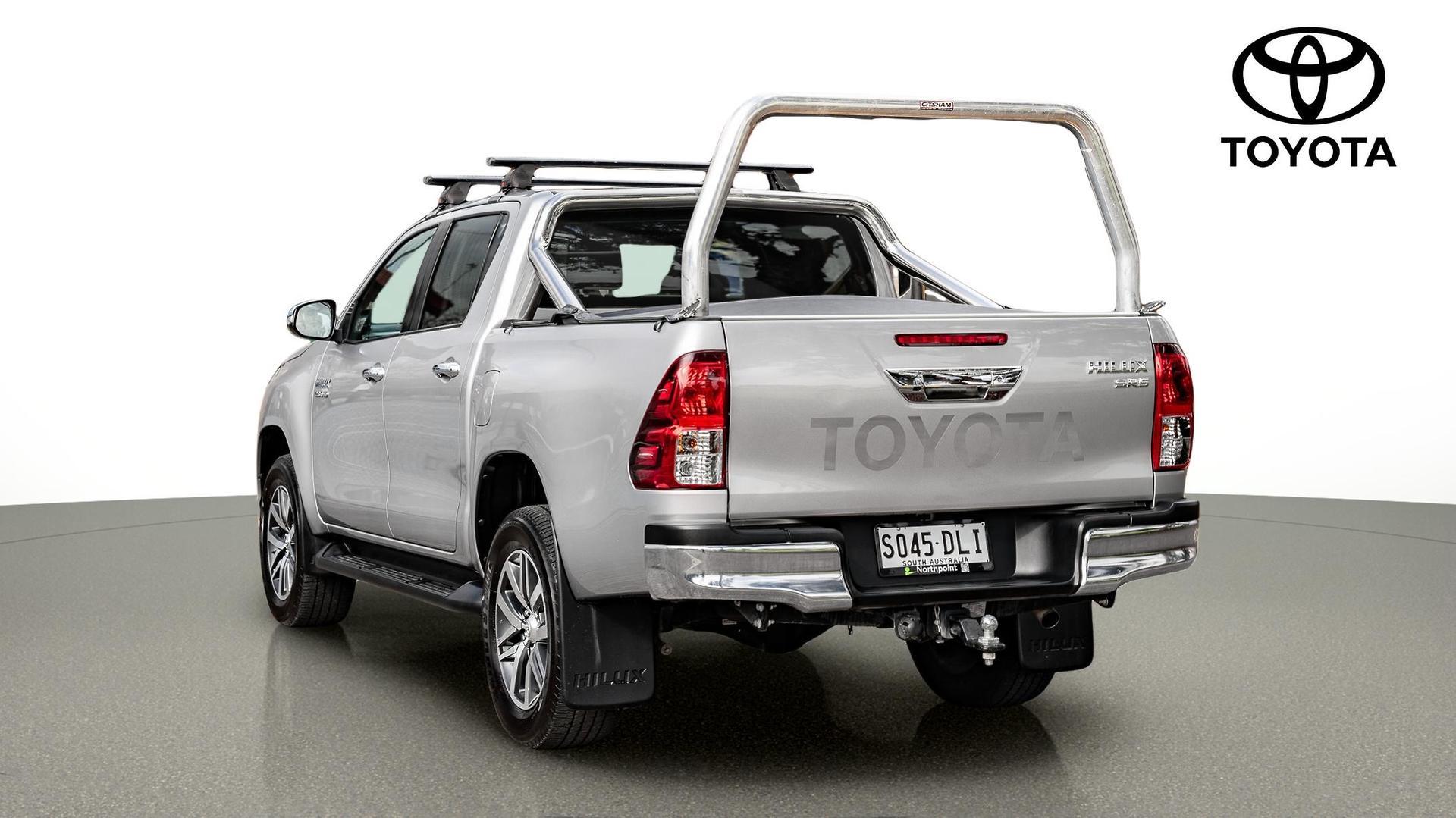2020 Toyota Hilux SR5 in Silver