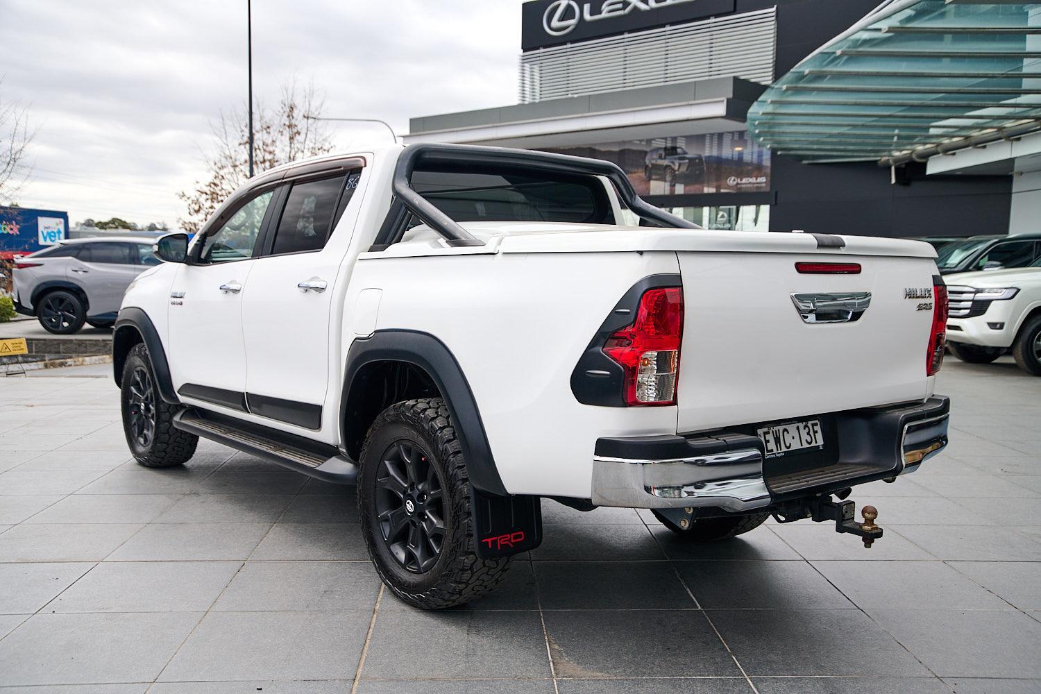 2017 Toyota Hilux SR5 in White