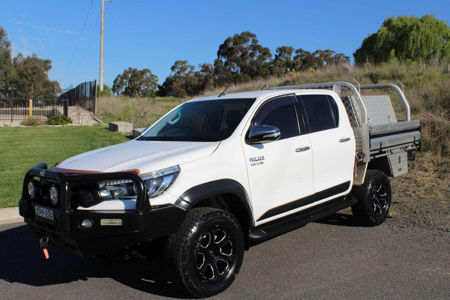2017 Toyota Hilux SR5 in White