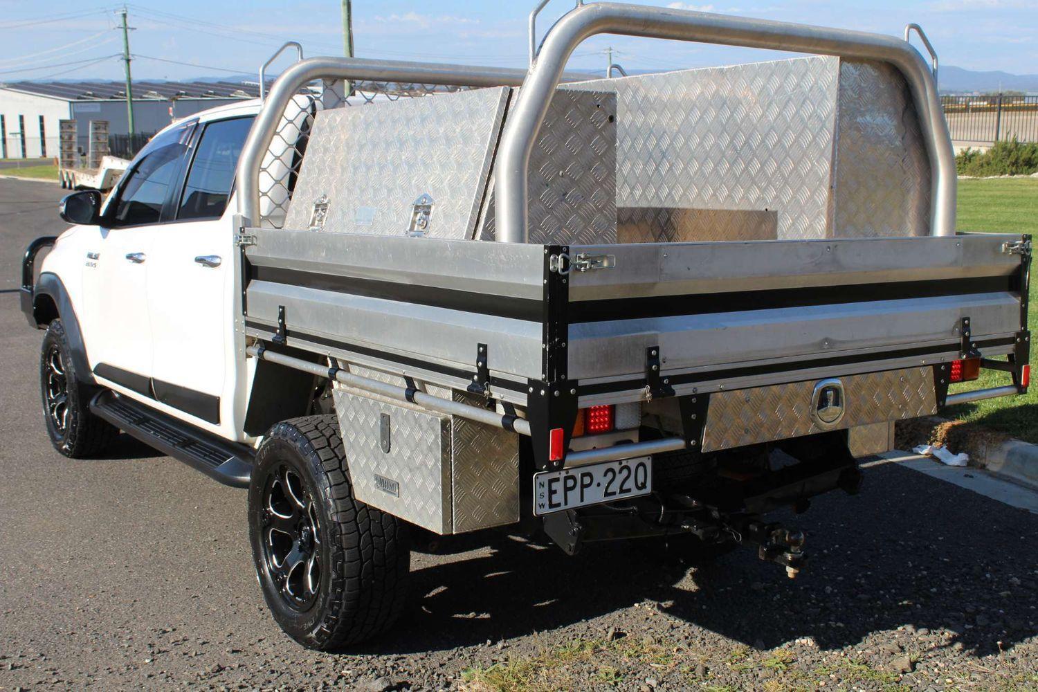 2017 Toyota Hilux SR5 in White