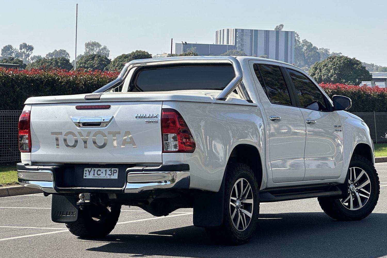2017 Toyota Hilux SR5 in White
