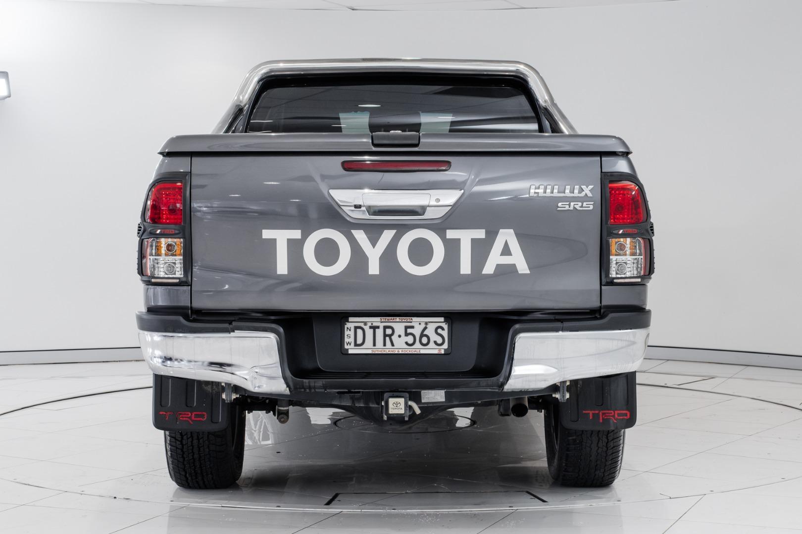 2017 Toyota Hilux SR5 in Silver