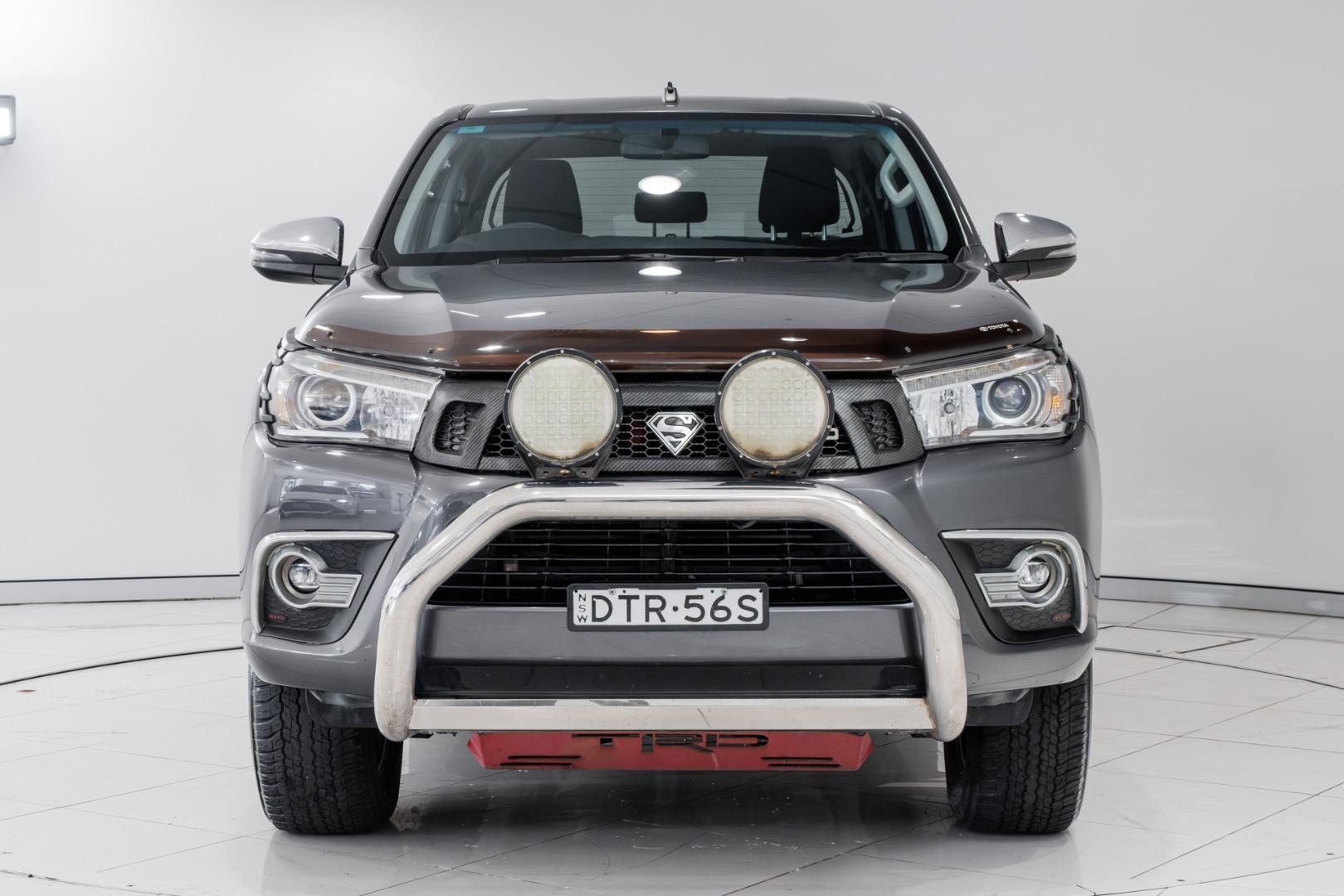 2017 Toyota Hilux SR5 in Silver