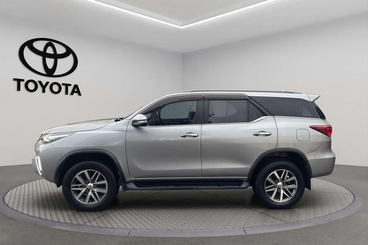 2016 Toyota Fortuner Crusade in Silver M.