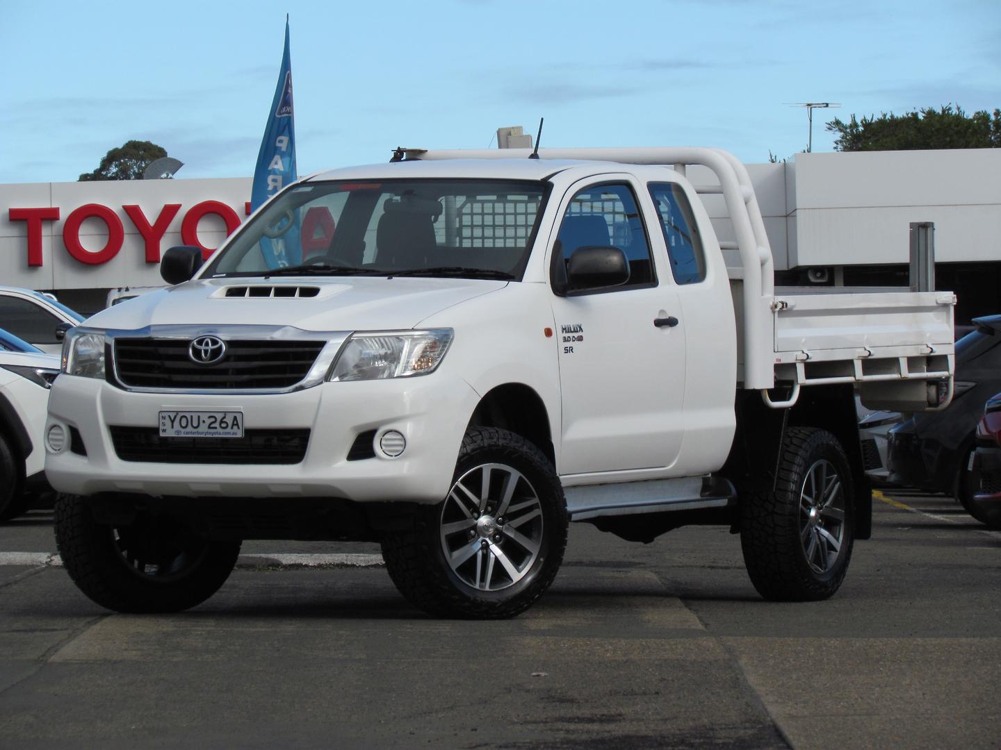 2015 Toyota Hilux SR in White