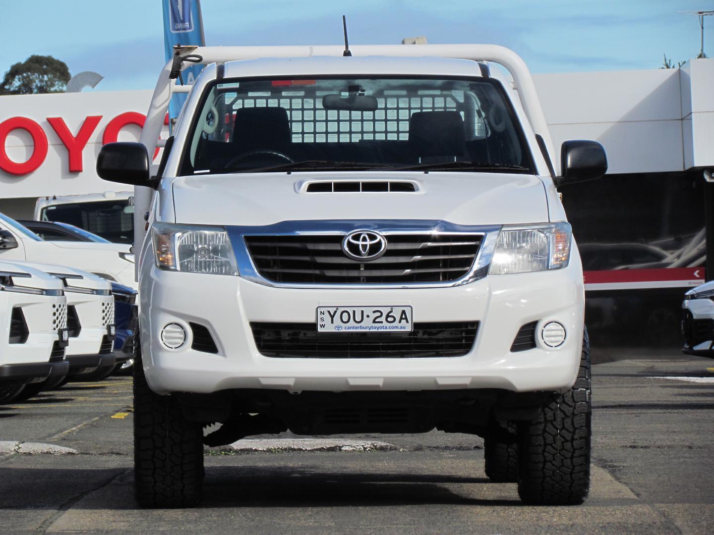 2015 Toyota Hilux SR in White