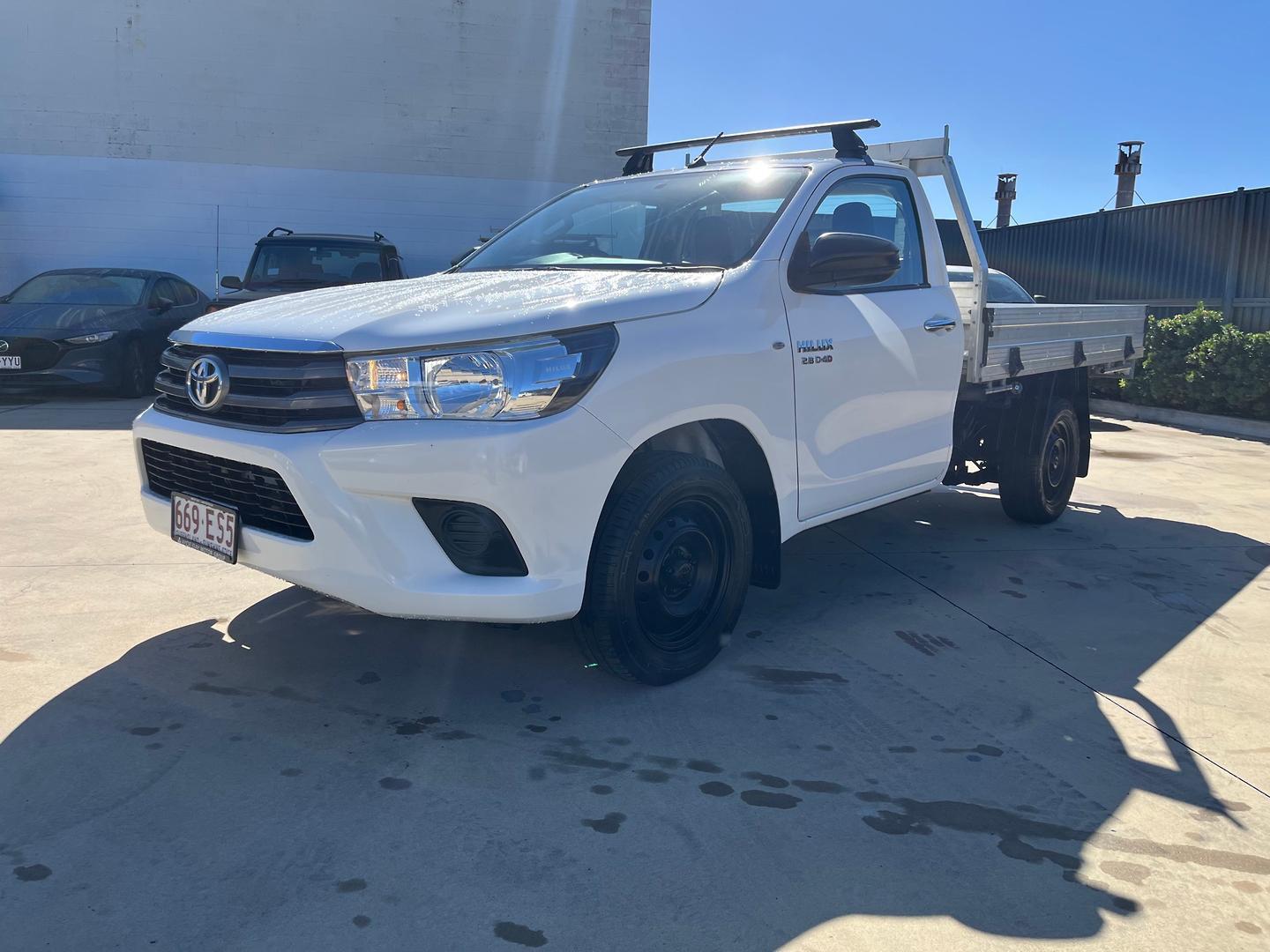 2017 Toyota Hilux SR in White