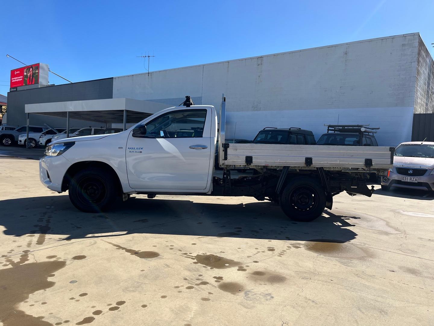 2017 Toyota Hilux SR in White