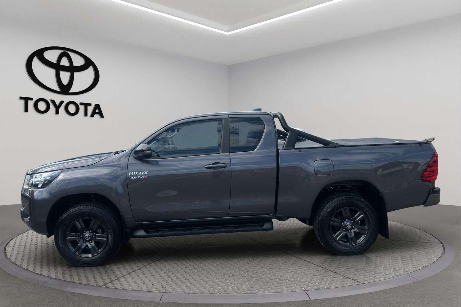 2023 Toyota Hilux SR in Silver
