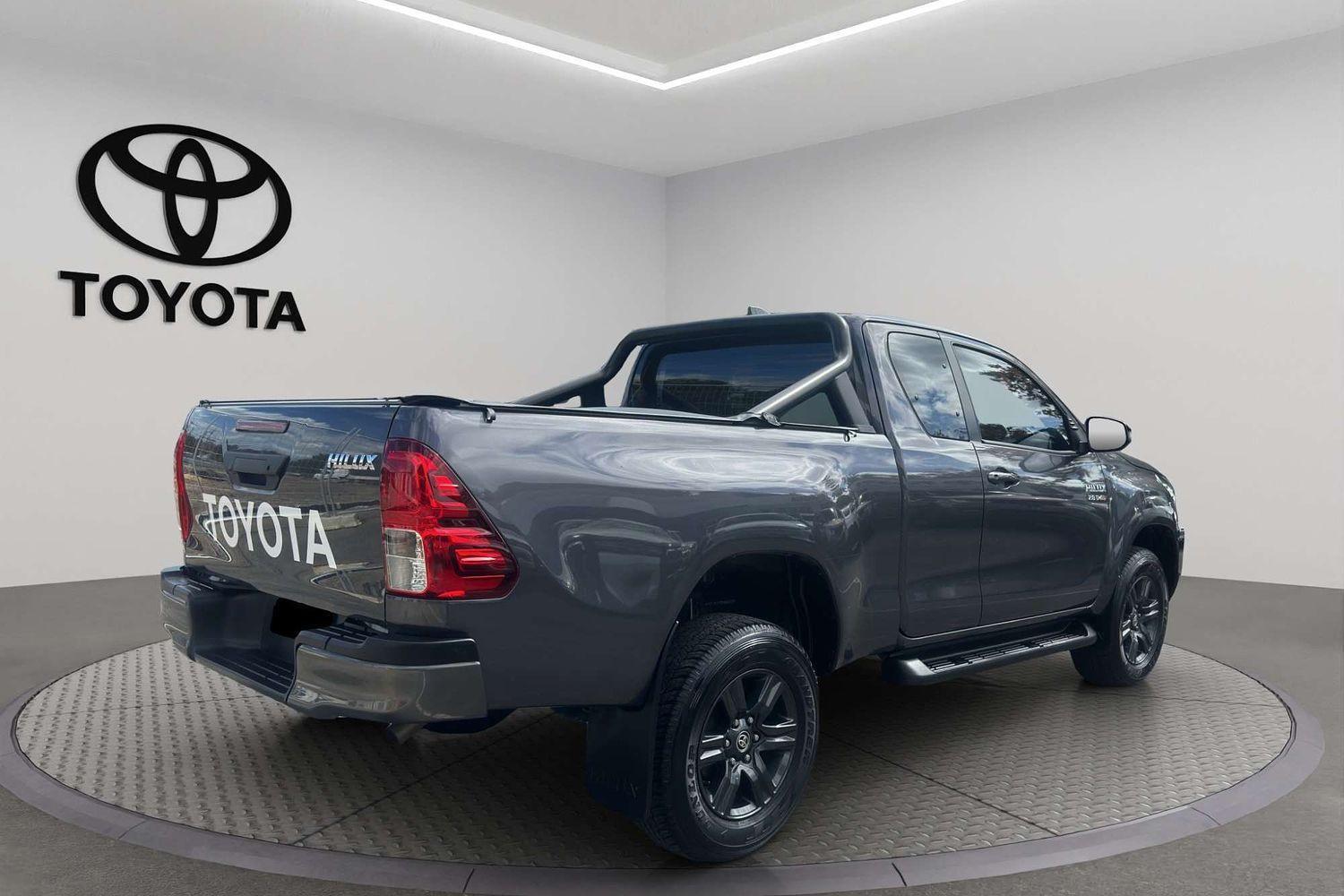 2023 Toyota Hilux SR in Silver