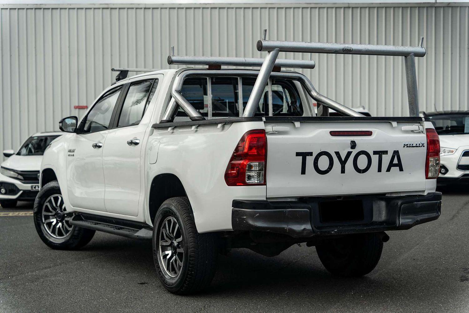 2016 Toyota Hilux SR in White