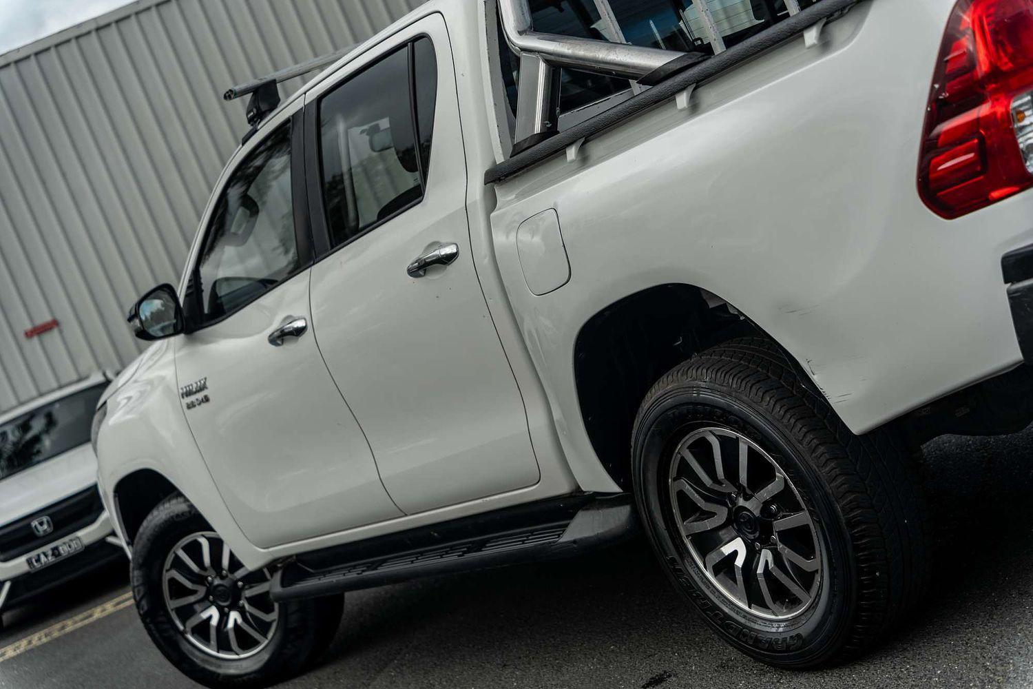 2016 Toyota Hilux SR in White