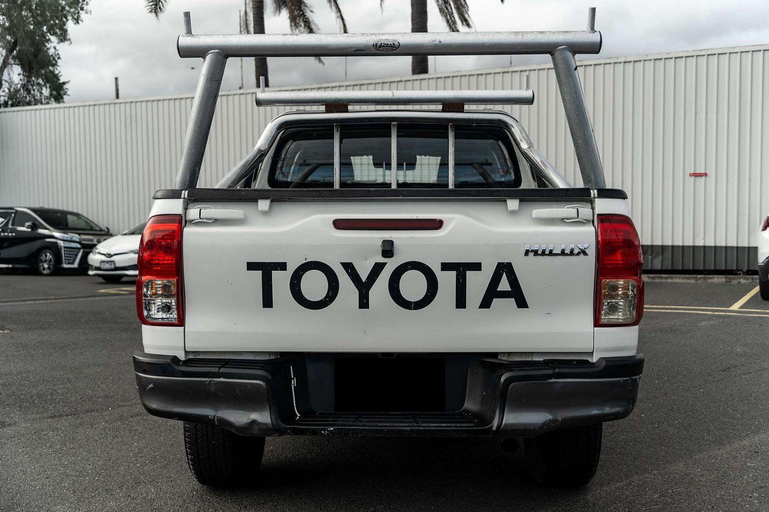 2016 Toyota Hilux SR in White