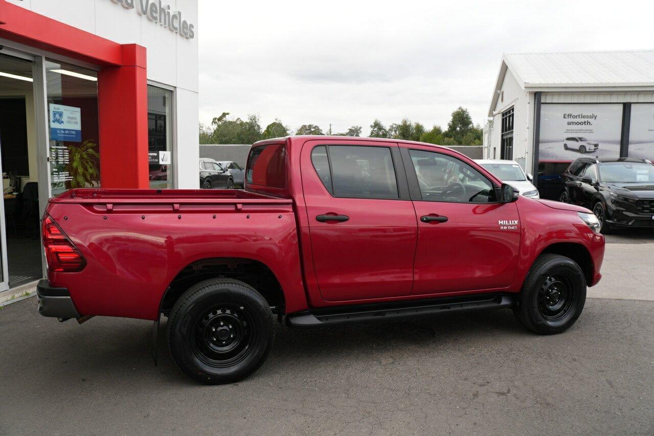 2017 Toyota Hilux SR in Red
