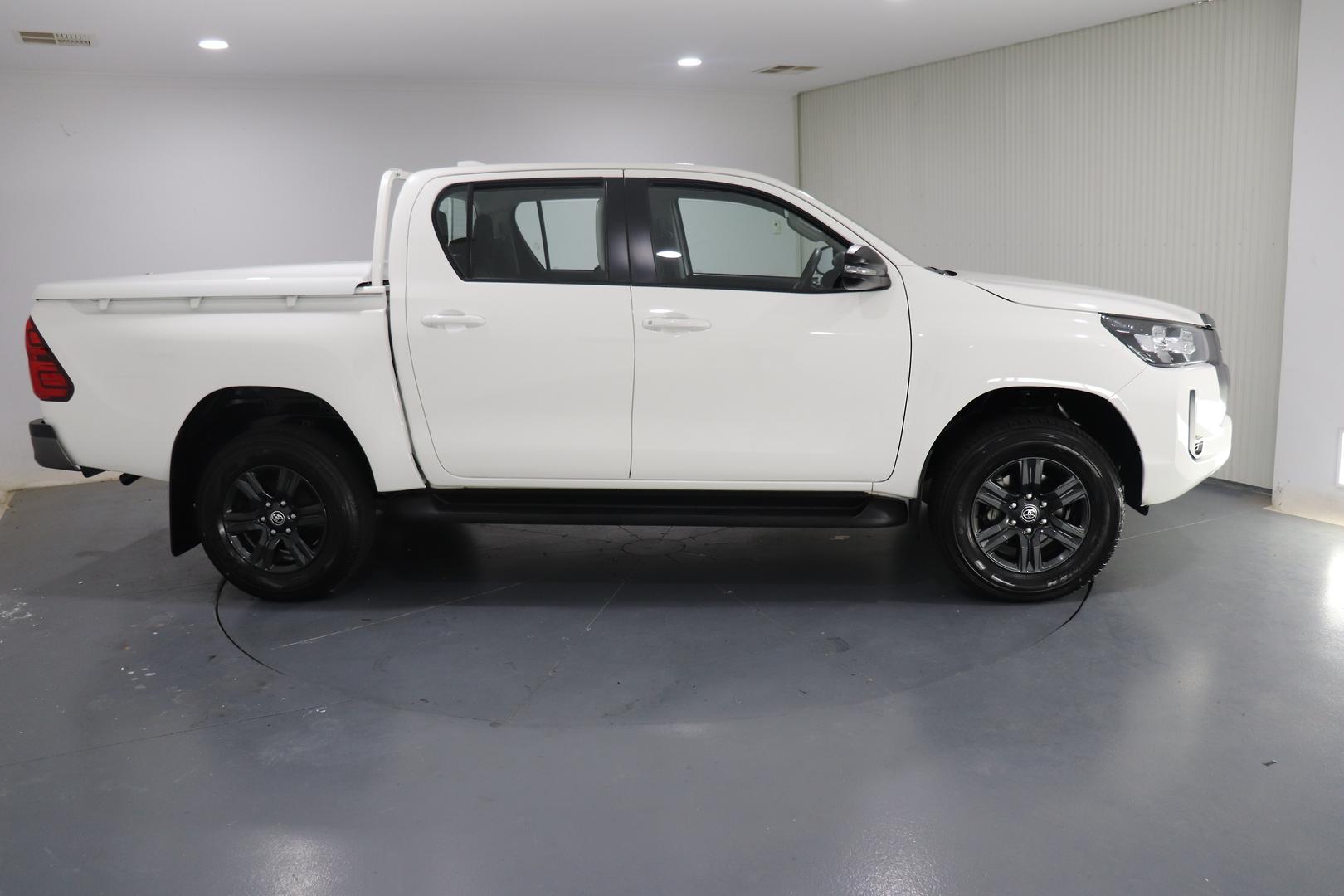 2023 Toyota Hilux SR in White